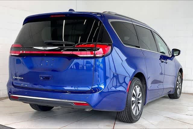 Thumbnail: 2021 Chrysler Pacifica - 24