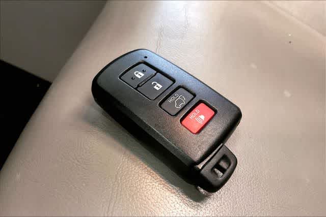 Thumbnail: 2015 Toyota Highlander - 21