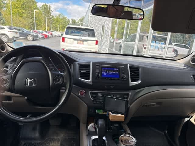 Thumbnail: 2017 Honda Ridgeline - 10