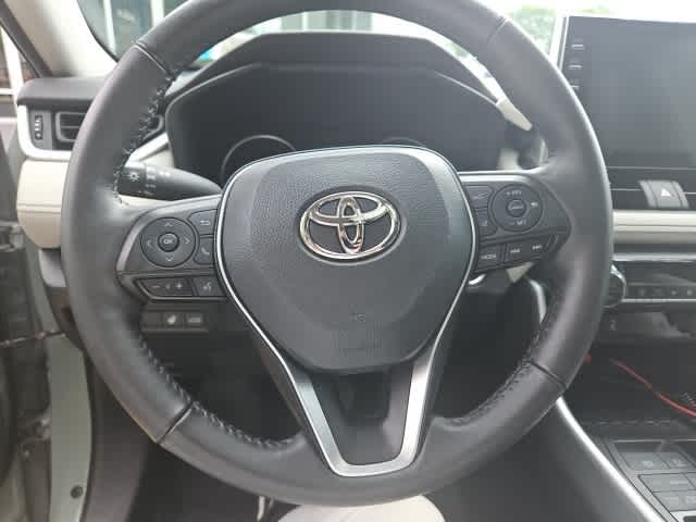 Thumbnail: 2022 Toyota RAV4 - 13