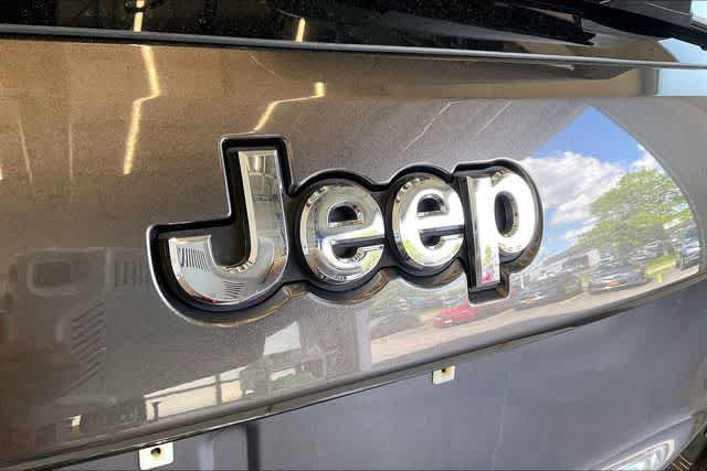 Thumbnail: 2017 Jeep Grand Cherokee - 35