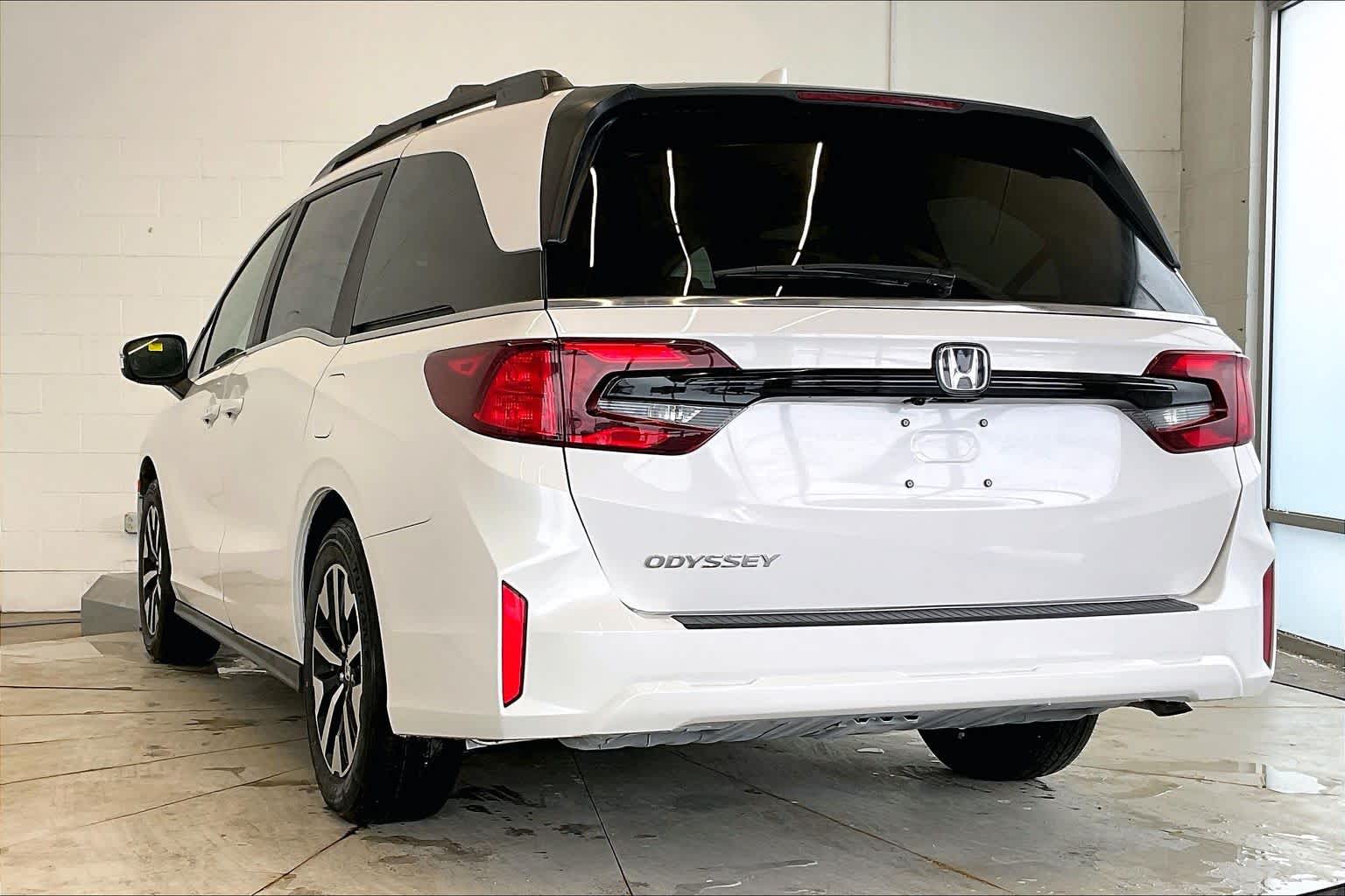 Thumbnail: 2026 Honda Odyssey - 4
