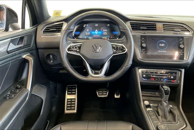 Thumbnail: 2023 Volkswagen Tiguan - 16