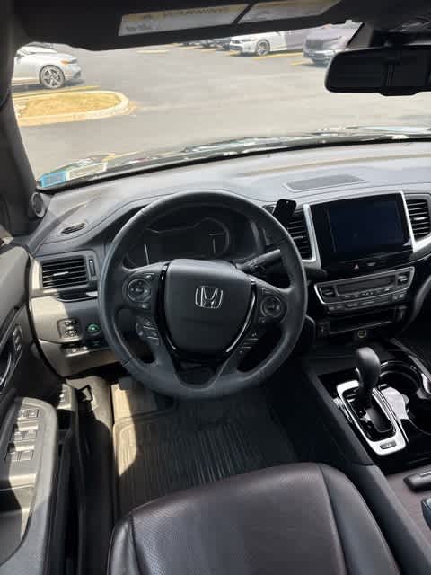Thumbnail: 2017 Honda Ridgeline - 10