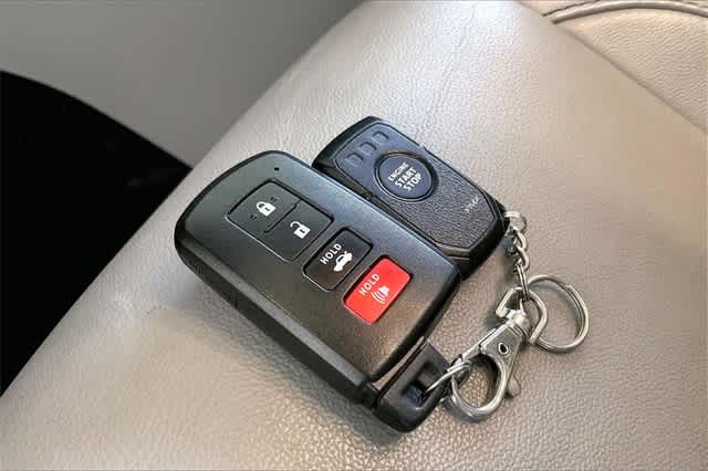 Thumbnail: 2018 Toyota Highlander - 21