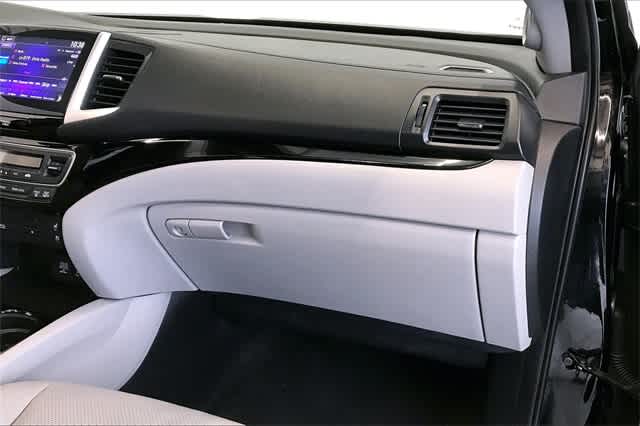 Thumbnail: 2016 Honda Pilot - 28