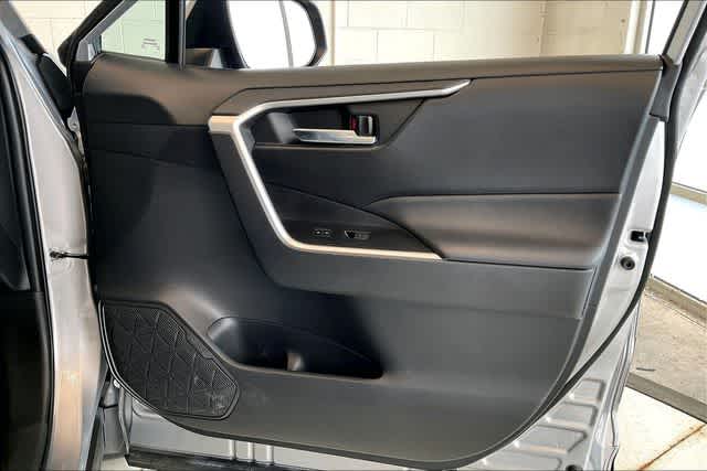 Thumbnail: 2023 Toyota RAV4 - 31