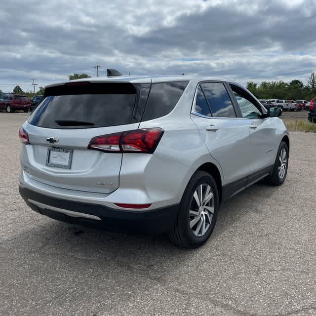 Thumbnail: 2022 Chevrolet Equinox - 5