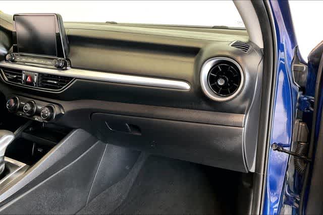 Thumbnail: 2023 Kia Forte - 25