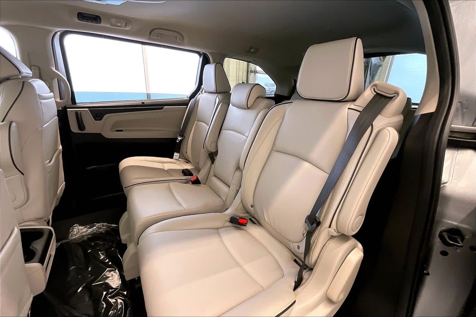 Thumbnail: 2026 Honda Odyssey - 13