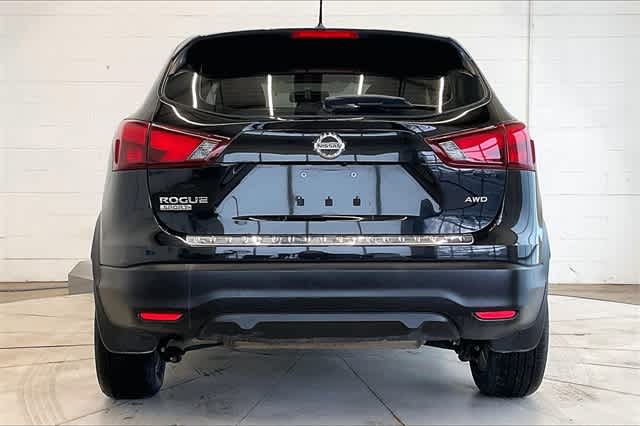 Thumbnail: 2018 Nissan Rogue Sport - 6