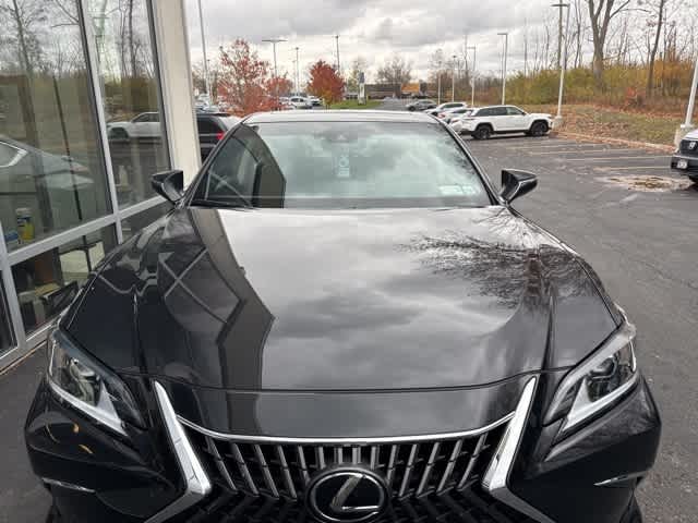 2025 Lexus ES 350 Base photo 2