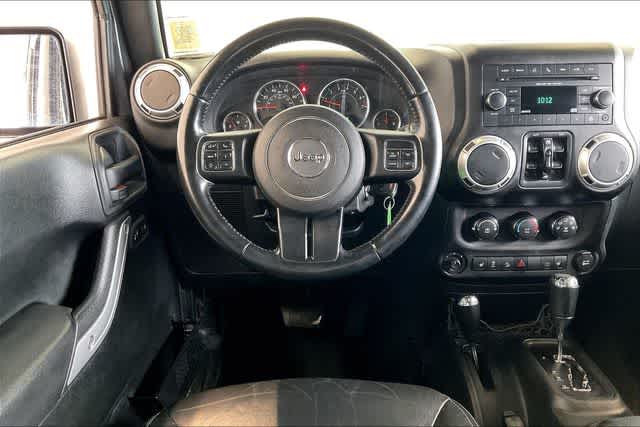 Thumbnail: 2016 Jeep Wrangler - 16