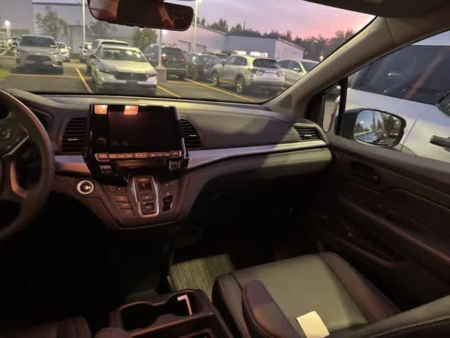 Thumbnail: 2023 Honda Odyssey - 10