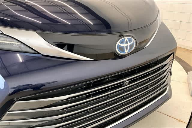 Thumbnail: 2023 Toyota Sienna - 35