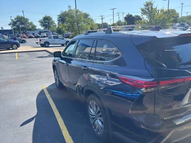Thumbnail: 2020 Toyota Highlander - 8