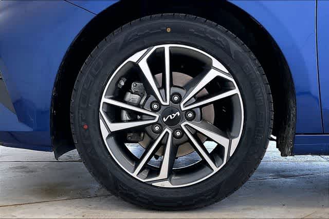 Thumbnail: 2023 Kia Forte - 9