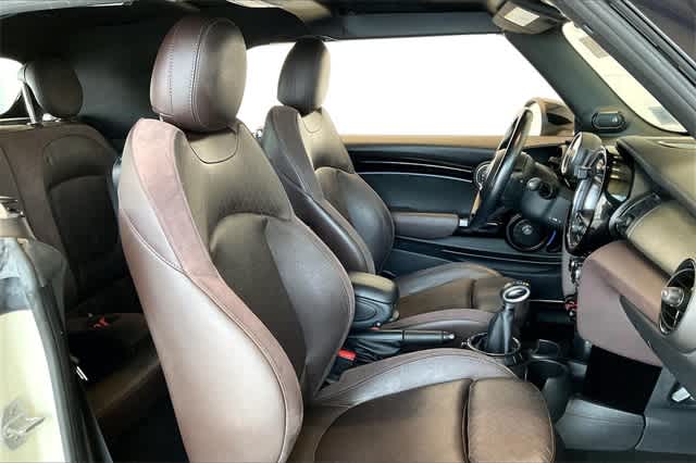 Thumbnail: 2017 MINI Cooper Convertible - 14