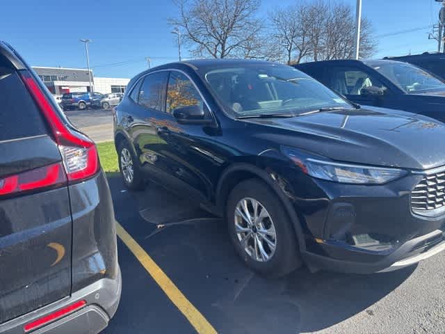 2023 Ford Escape Active photo 3