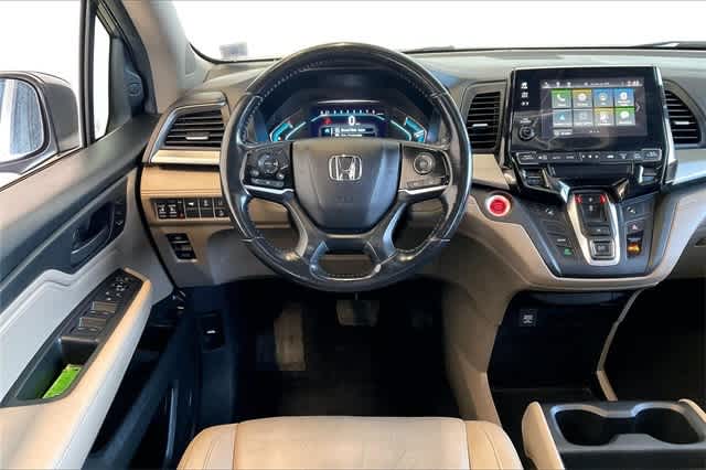 Thumbnail: 2018 Honda Odyssey - 16