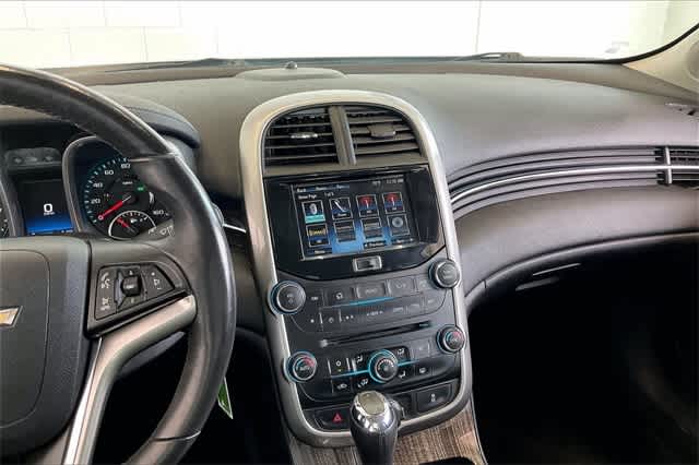 Thumbnail: 2015 Chevrolet Malibu - 17