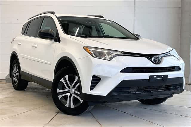 Thumbnail: 2017 Toyota RAV4 - 23