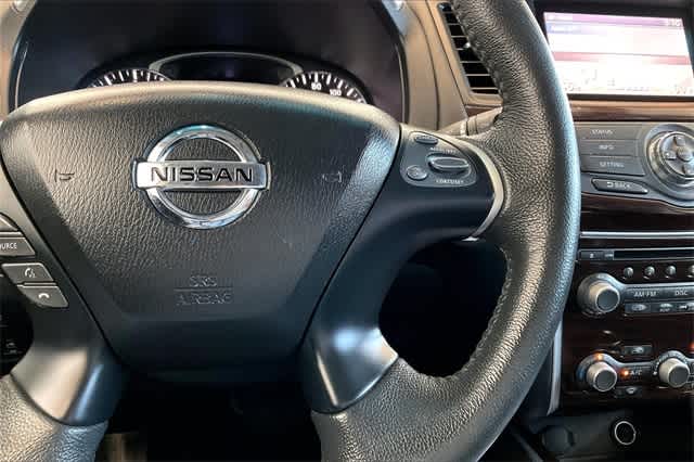 2016 Nissan Pathfinder SL 28