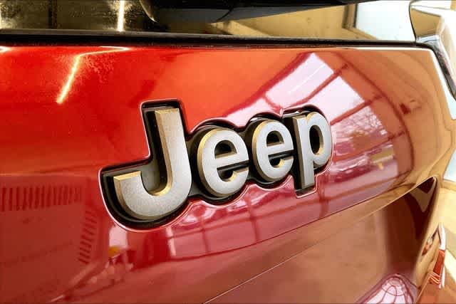 Thumbnail: 2019 Jeep Cherokee - 8