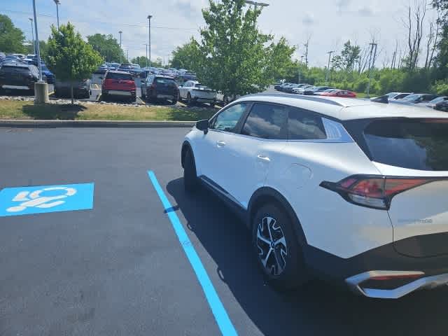 Thumbnail: 2023 Kia Sportage - 3