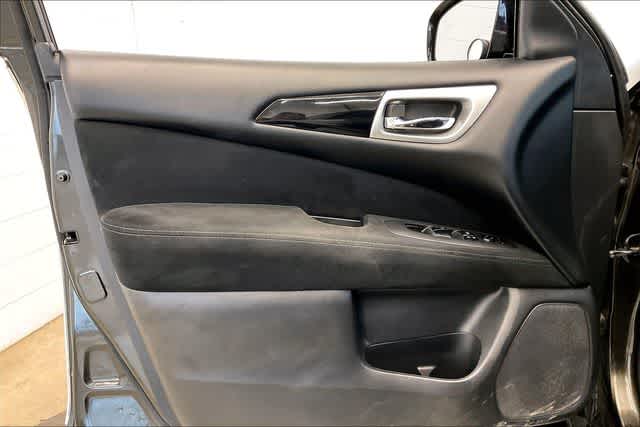 Thumbnail: 2015 Nissan Pathfinder - 30