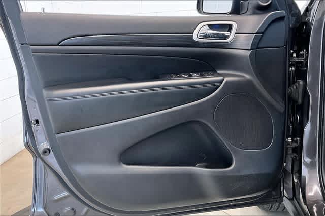 2020 Jeep Grand Cherokee Laredo 30