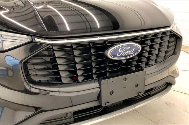 Thumbnail: 2023 Ford Escape - 34