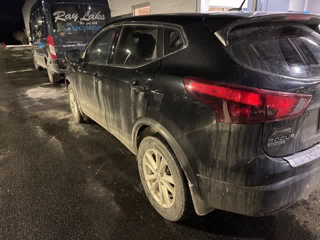 Thumbnail: 2018 Nissan Rogue Sport - 7