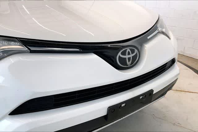 Thumbnail: 2018 Toyota RAV4 - 34