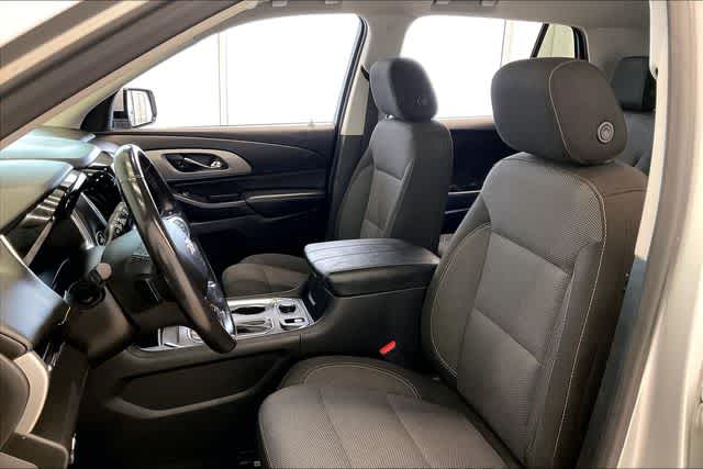 Thumbnail: 2018 Chevrolet Traverse - 12