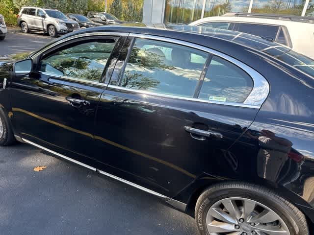 Thumbnail: 2016 Lincoln MKS - 8