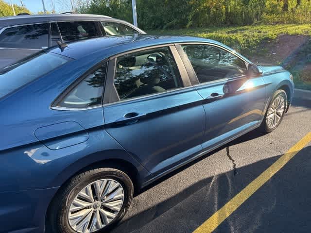 Thumbnail: 2019 Volkswagen Jetta - 4