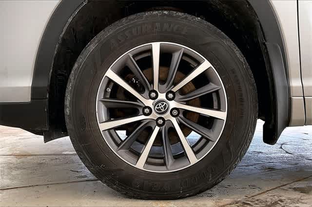 Thumbnail: 2018 Toyota Highlander - 9