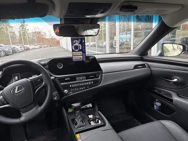 Thumbnail: 2025 Lexus ES - 9