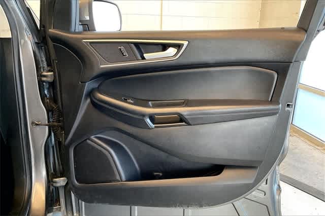 Thumbnail: 2021 Ford Edge - 31