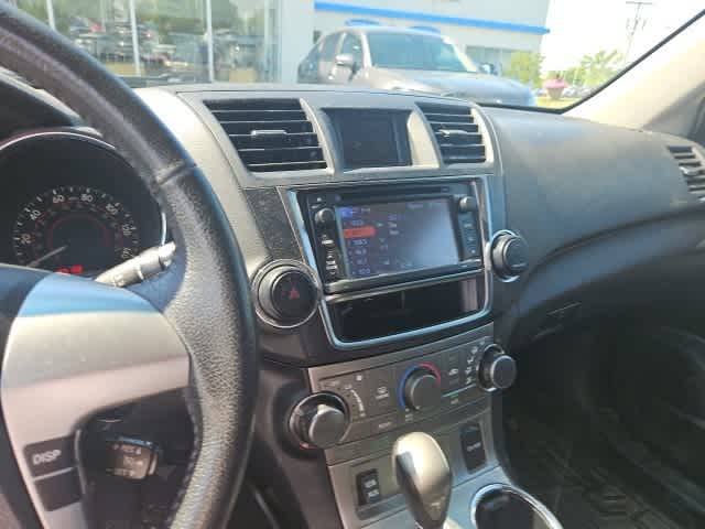 Thumbnail: 2013 Toyota Highlander - 14