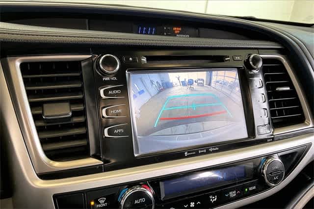 Thumbnail: 2018 Toyota Highlander - 29