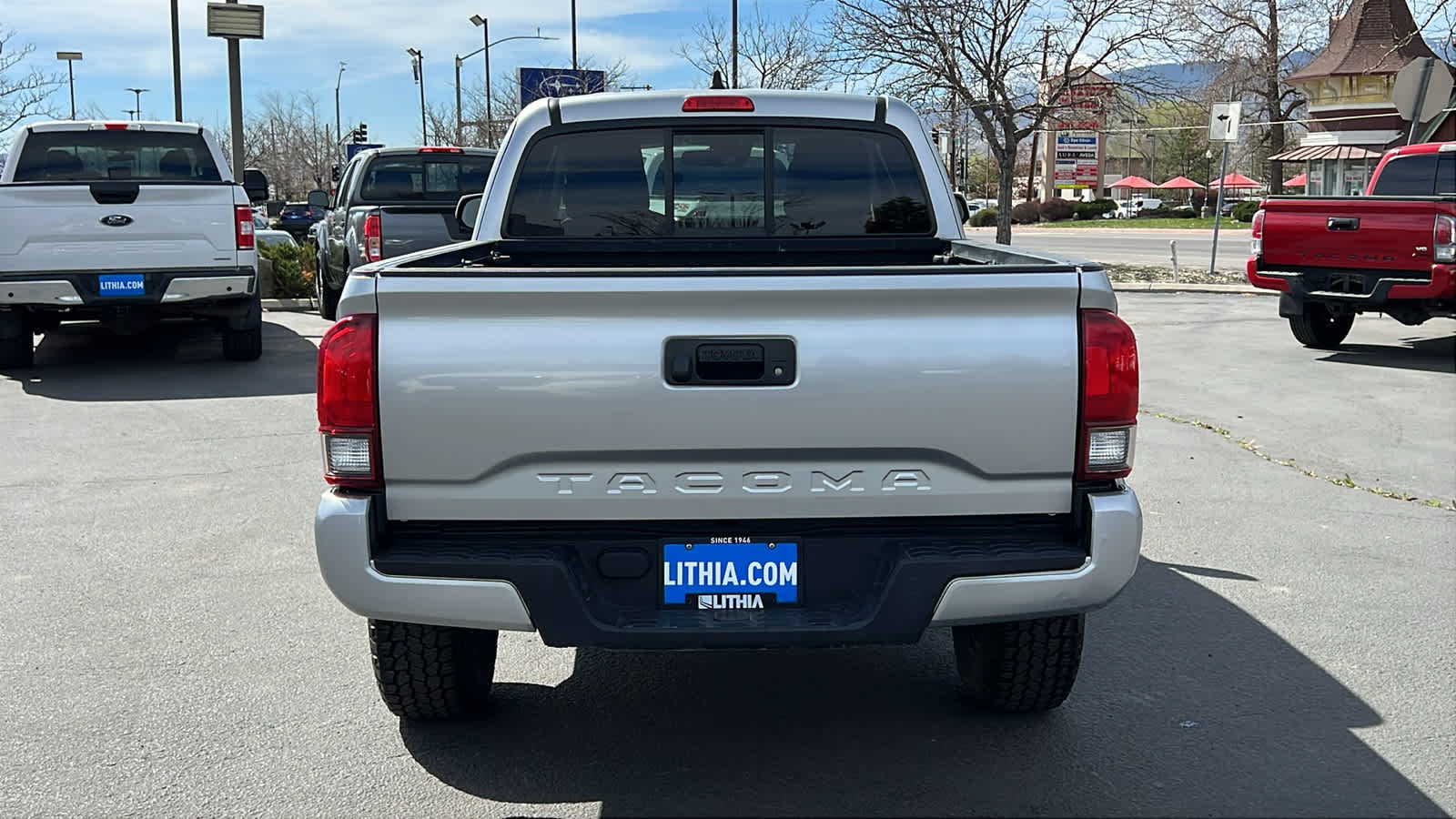 Thumbnail: 2022 Toyota Tacoma - 6