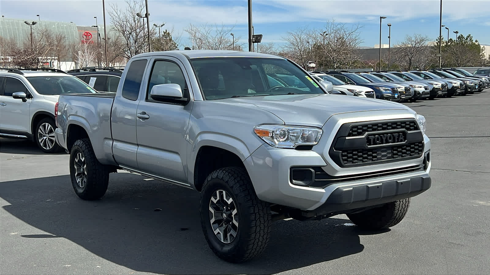 Thumbnail: 2022 Toyota Tacoma - 3