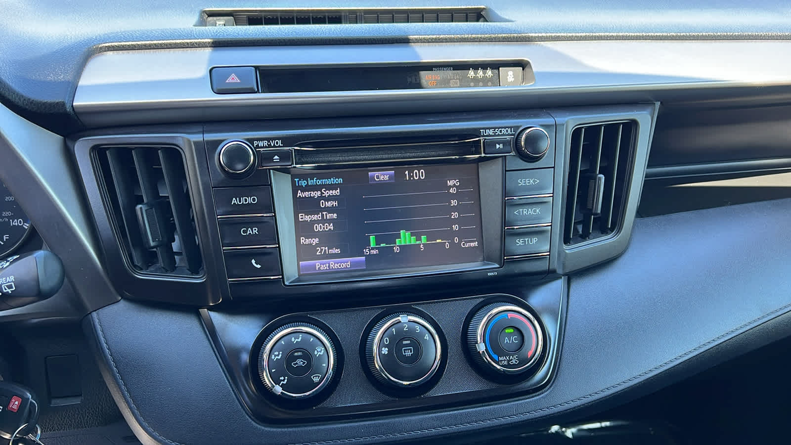 Thumbnail: 2018 Toyota RAV4 - 15