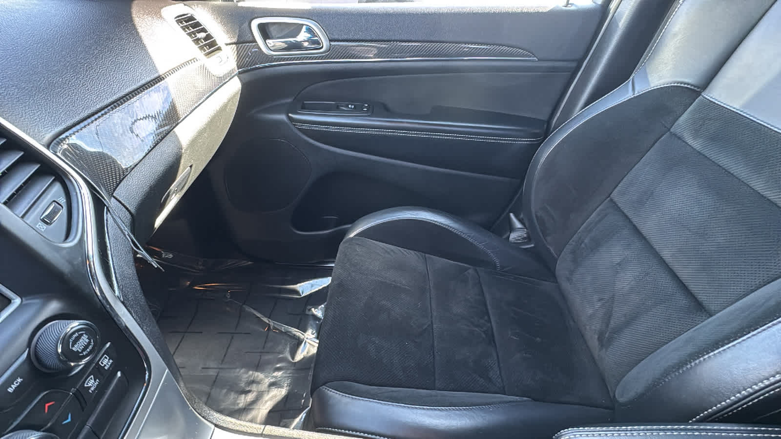 Thumbnail: 2014 Jeep Grand Cherokee - 12