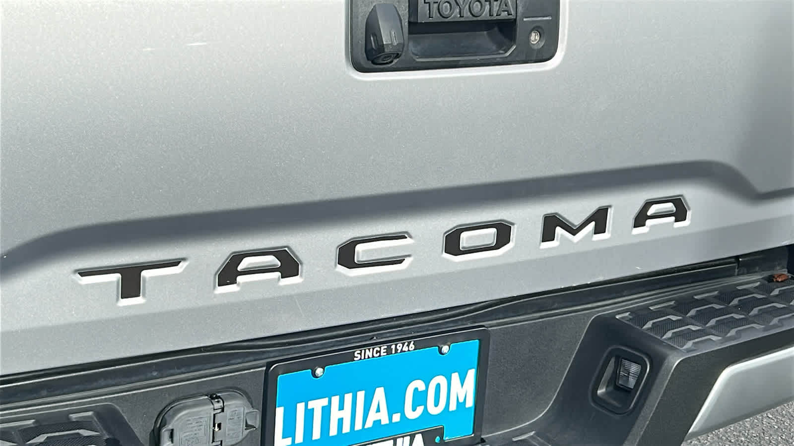 Thumbnail: 2018 Toyota Tacoma - 28