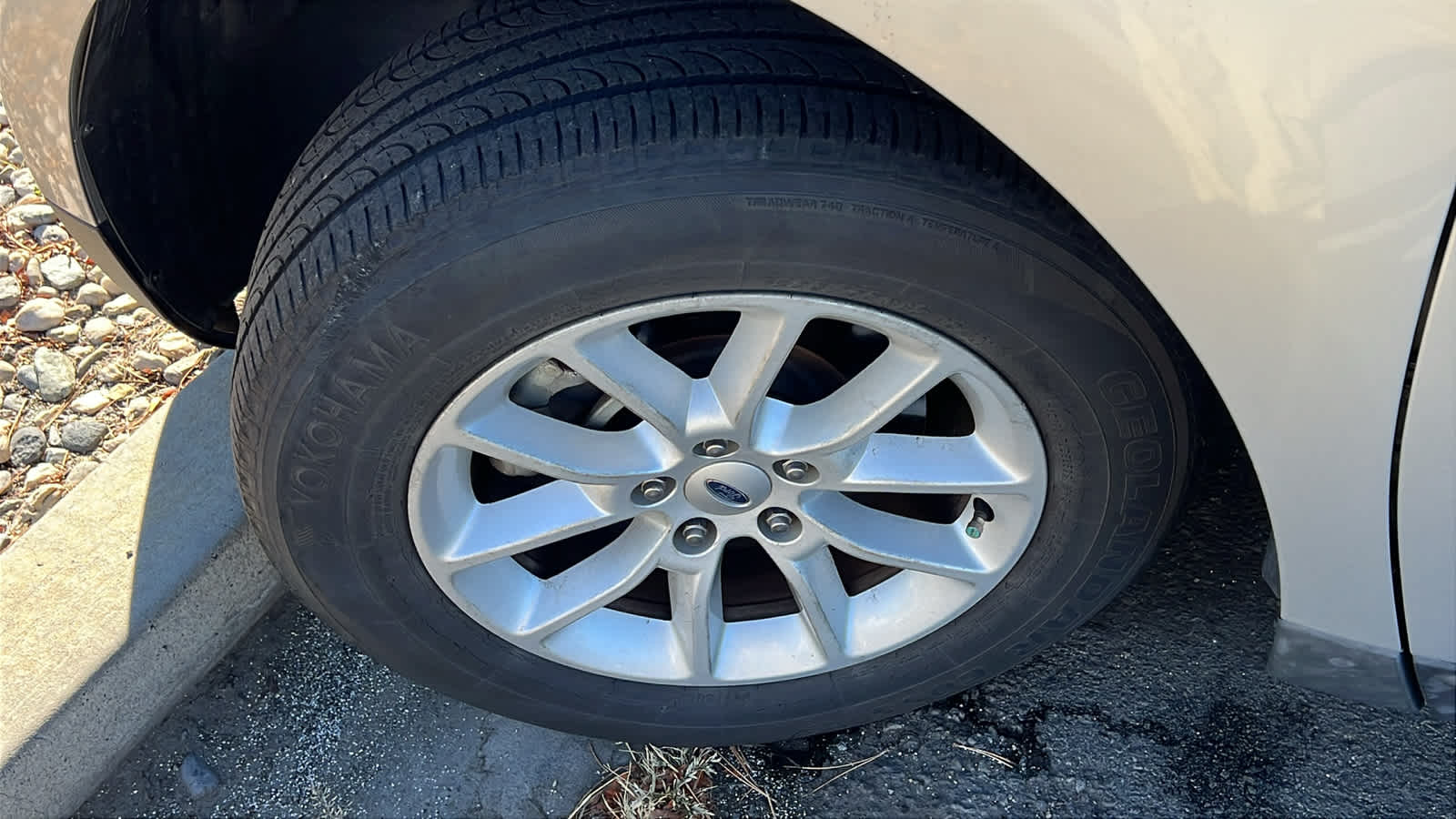 Thumbnail: 2013 Ford Edge - 20