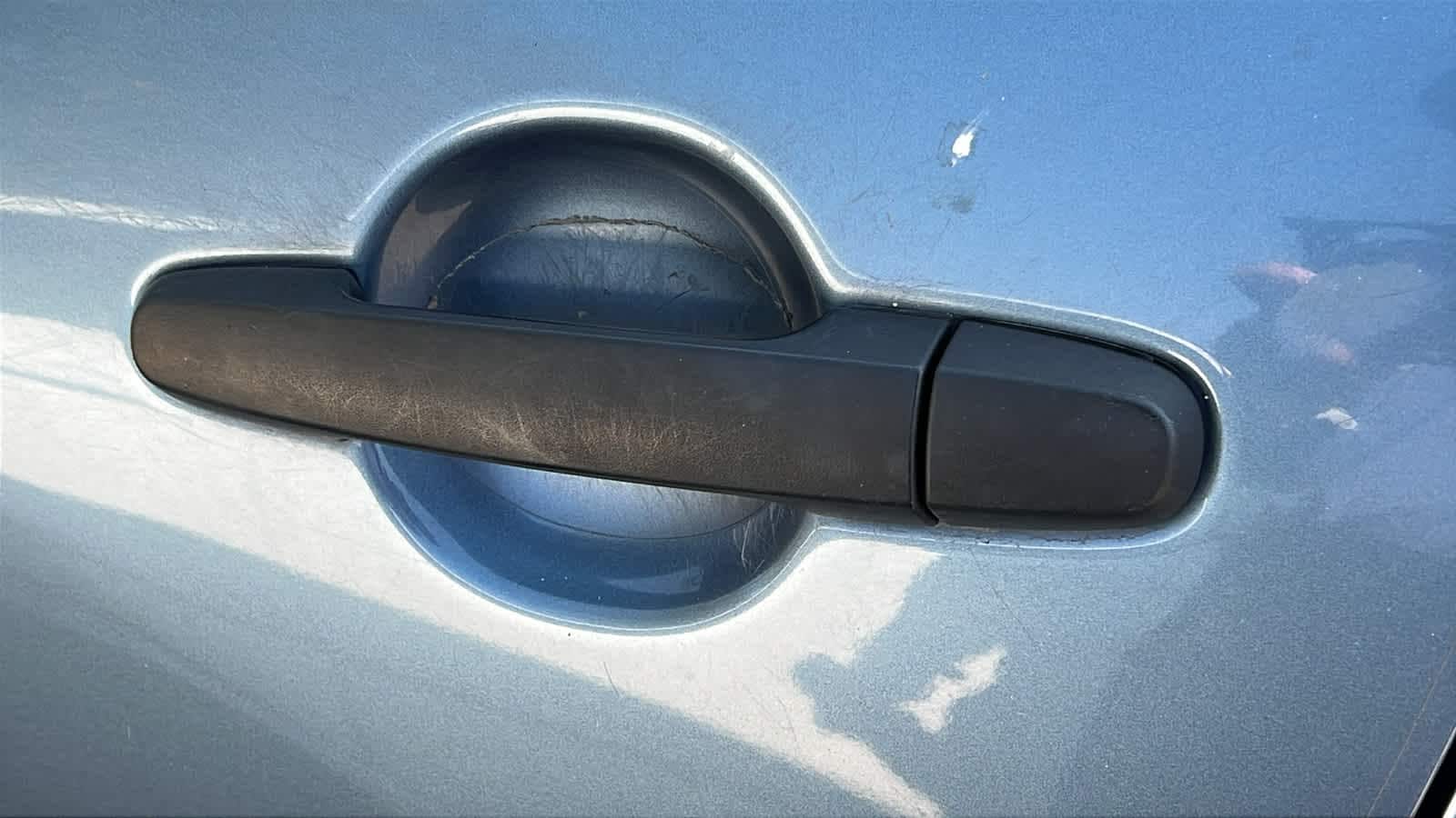 Thumbnail: 2011 Toyota RAV4 - 18
