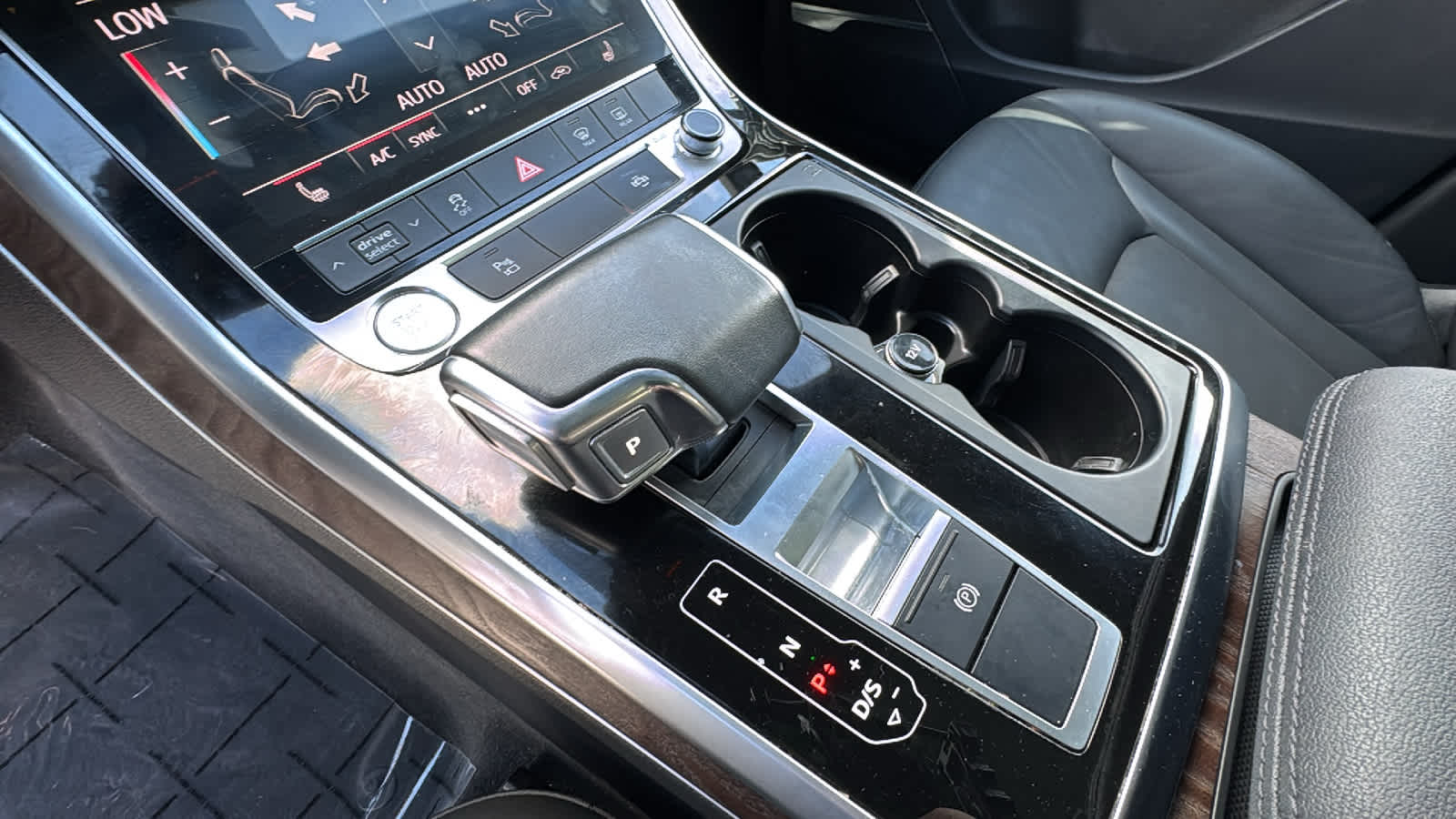 Thumbnail: 2020 Audi Q7 - 13